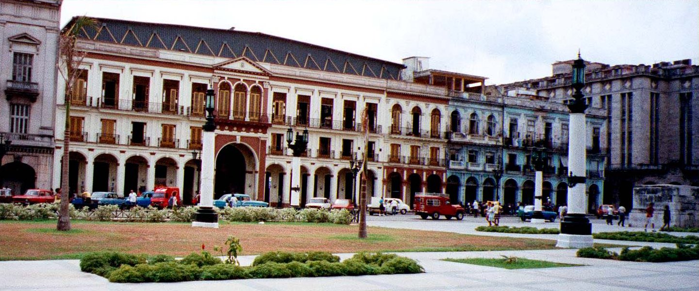 028 - Paseo Marti.jpg