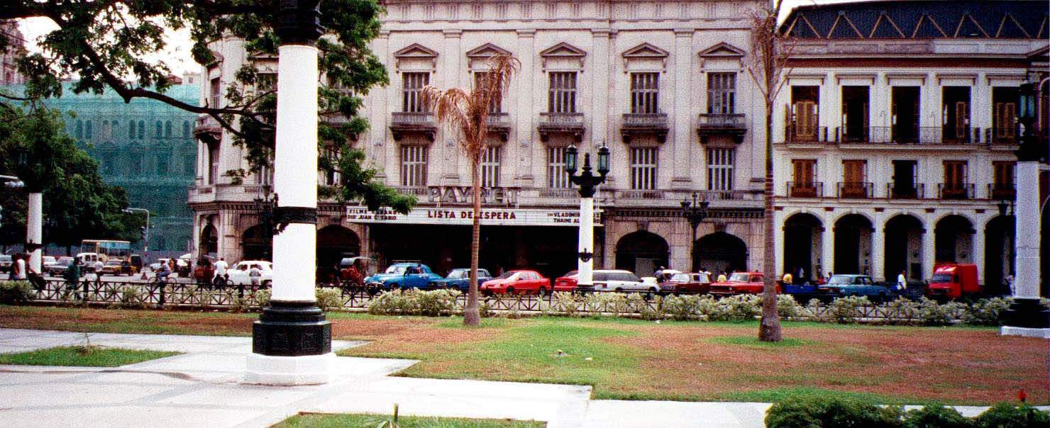 029 - Paseo Marti.jpg