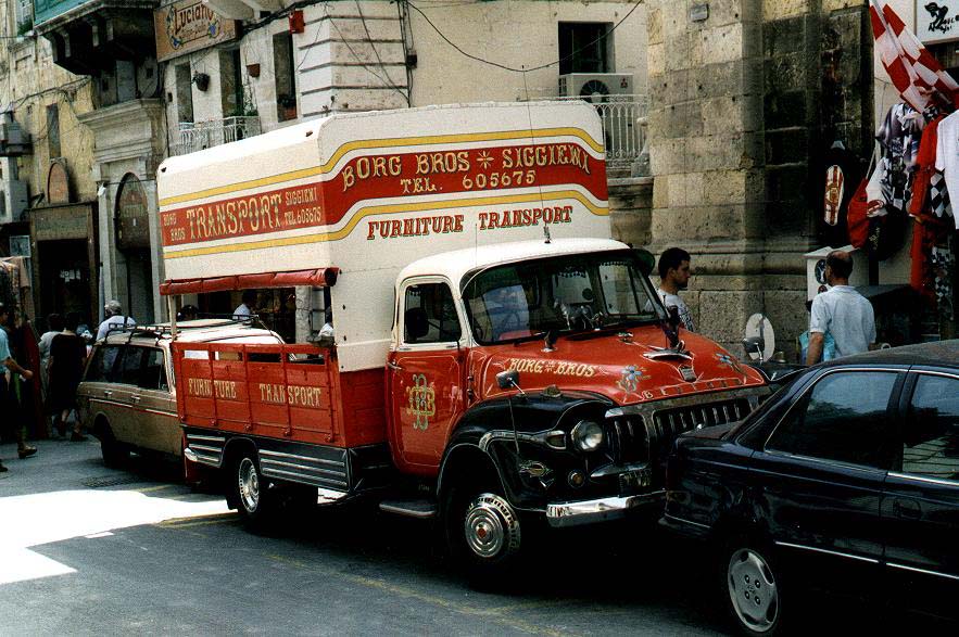 067 - La Valette - Transport de meubles.JPG