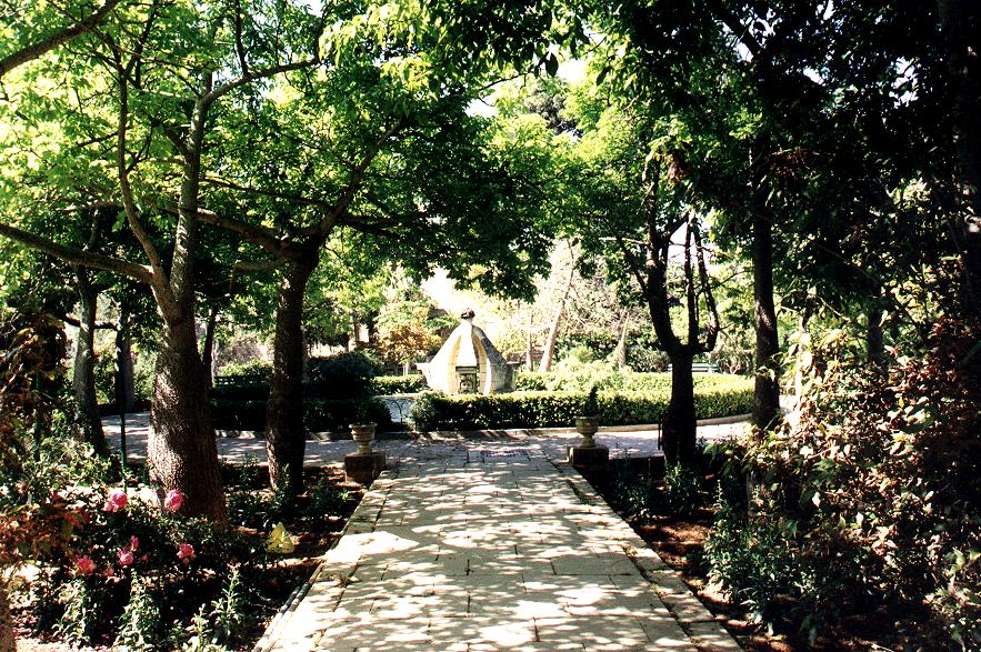 147 - Attar - San Anton Garden - Fontaine.JPG