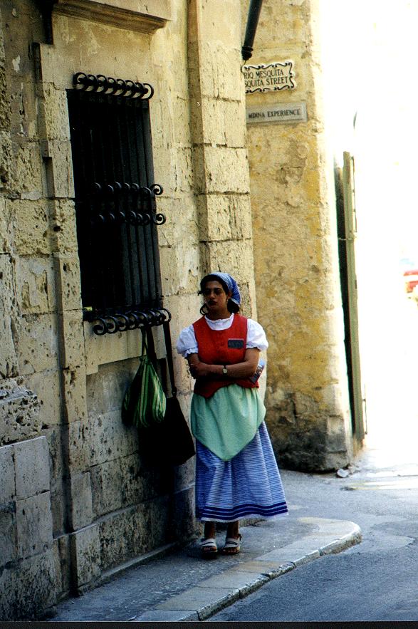 164 - Mdina - Costume traditionnel.JPG